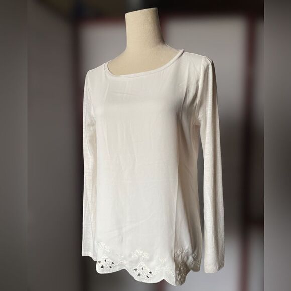 LOFT Off-White Long Sleeve Blouse w/Embroidered Scalloped Bottom (XS) - Picture 6 of 11